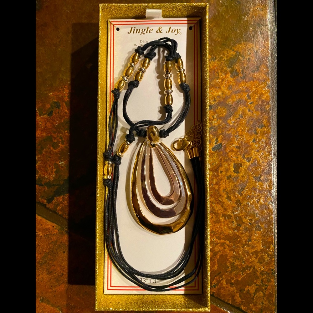 Necklace Gold and black